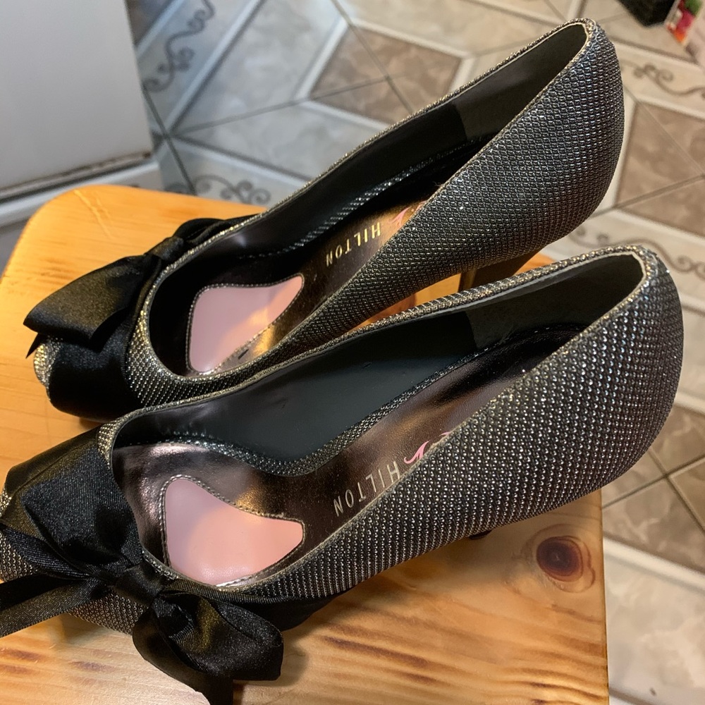 Paris Hilton women’s shoes size 8 1/2